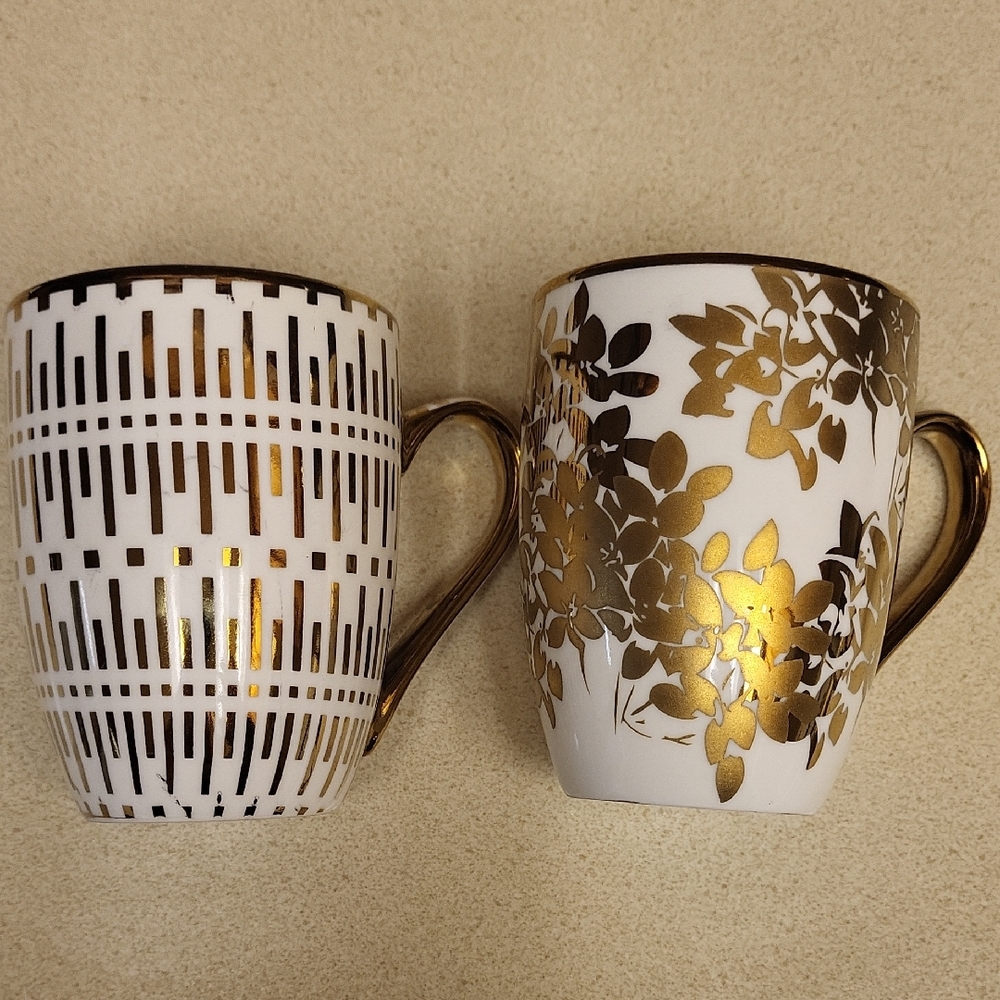 Luxurious Gold and White Mug Pair